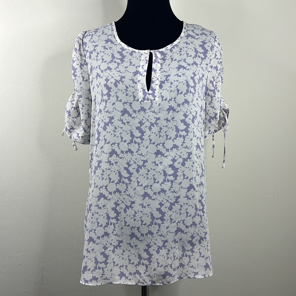 ROSE + OLIVE Purple Floral Keyhole Blouse S
